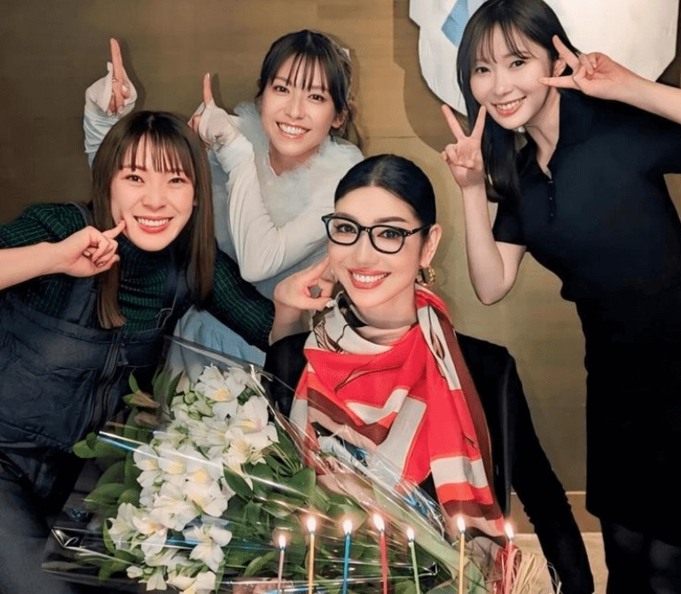 若槻千夏 人気タレントらとアンミカの誕生日をサプライズで祝福