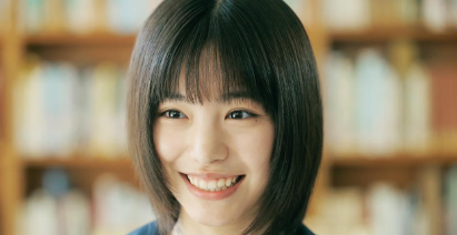 當真あみ、制服姿を披露！映画「おいしくて泣くとき」に期待の声！！