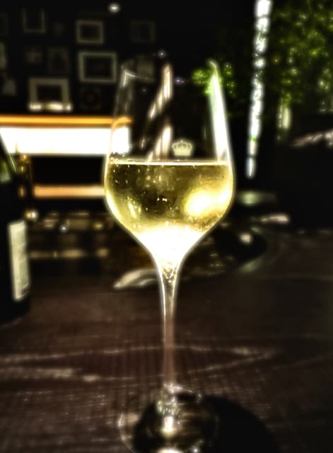 「良きインプットの時間でした」声優・諏訪部順一がソロ呑みで至福の時間を過ごす