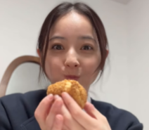 佐々木希、至福のスイーツタイム「シュークリームになりたい」の声も！