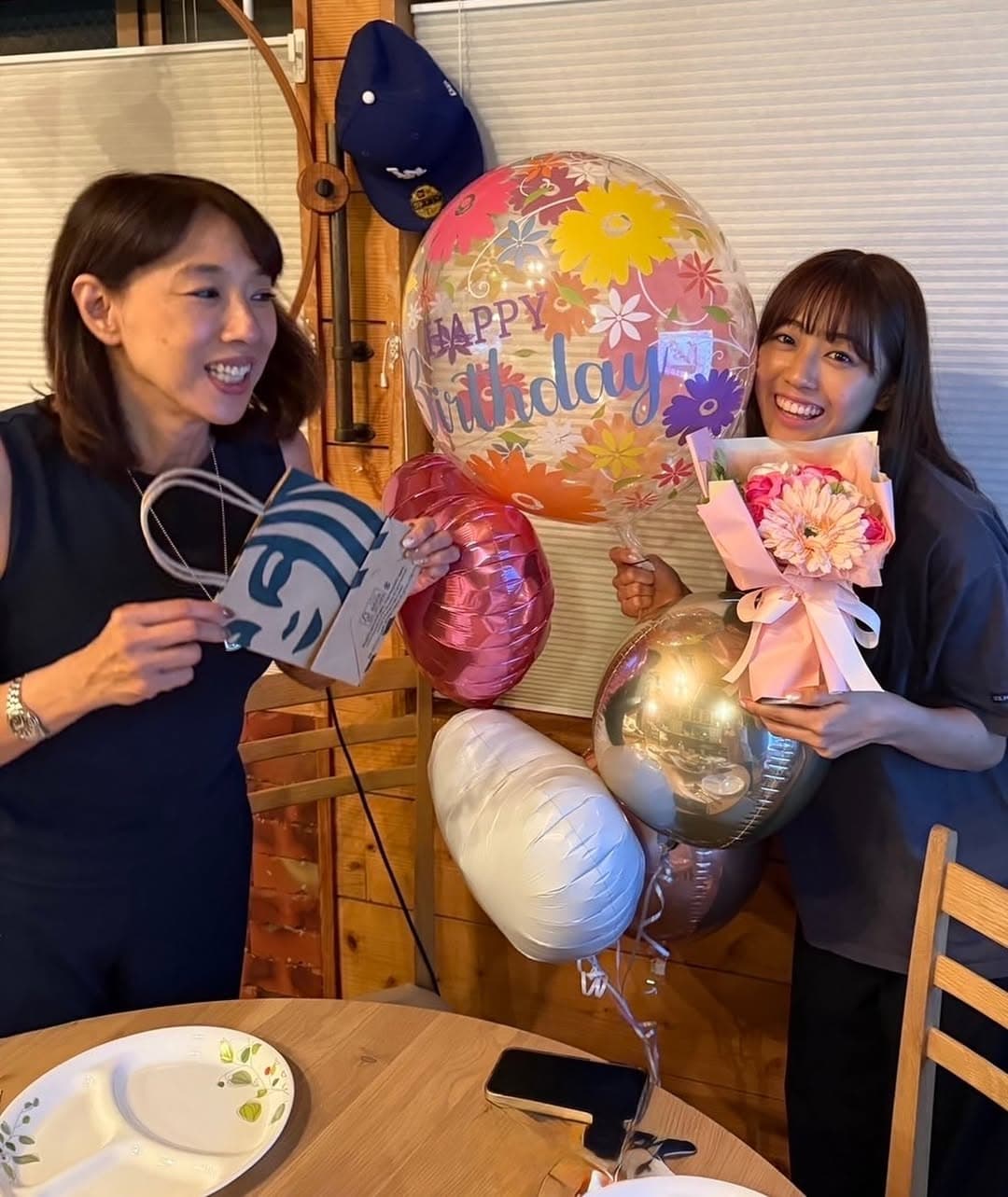 小谷実可子、娘・宮下結衣の19歳誕生日を祝福「あと何年お祝いできるかな」