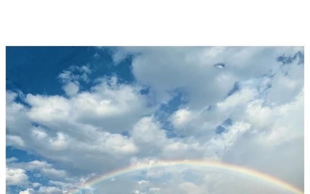 さだまさし、雲間にかかる今日の虹。優しい空の贈り物に癒されるひととき