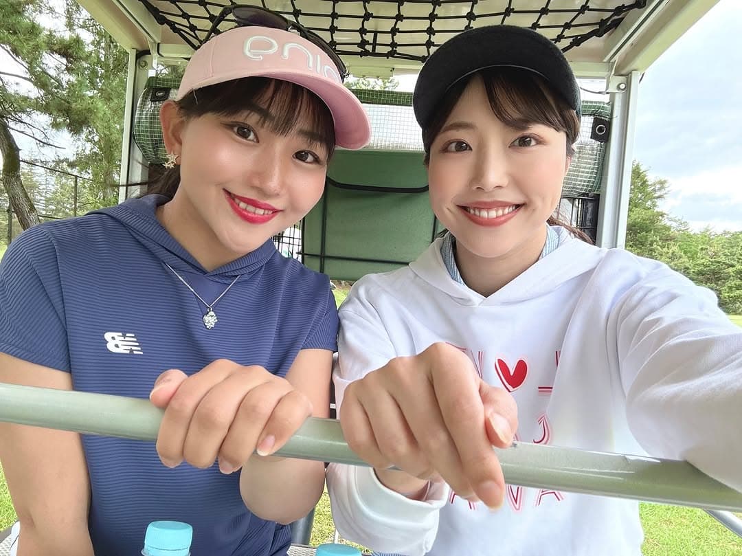 「ゴルフの『G』を作りたいんだけど...」鈴木真緒、ゴルフ雑誌の撮影オフショットを公開！