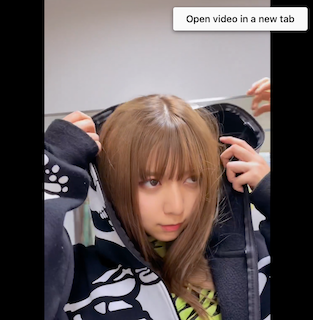 がいこつパーカーの中から登場したあの人気女優は…👀✨