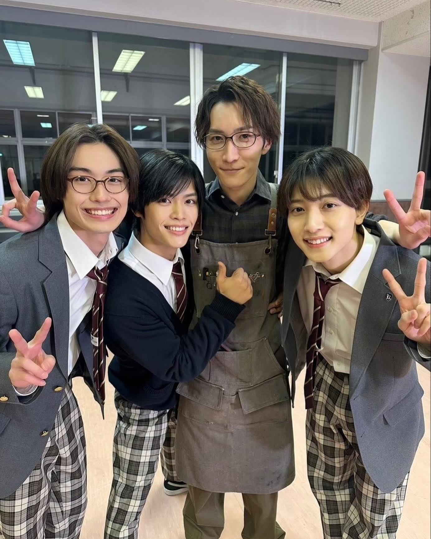 Snow Man渡辺翔太&後輩の仲良し4Sにファンからは歓喜の声「両手に花花花」「目が幸せ」