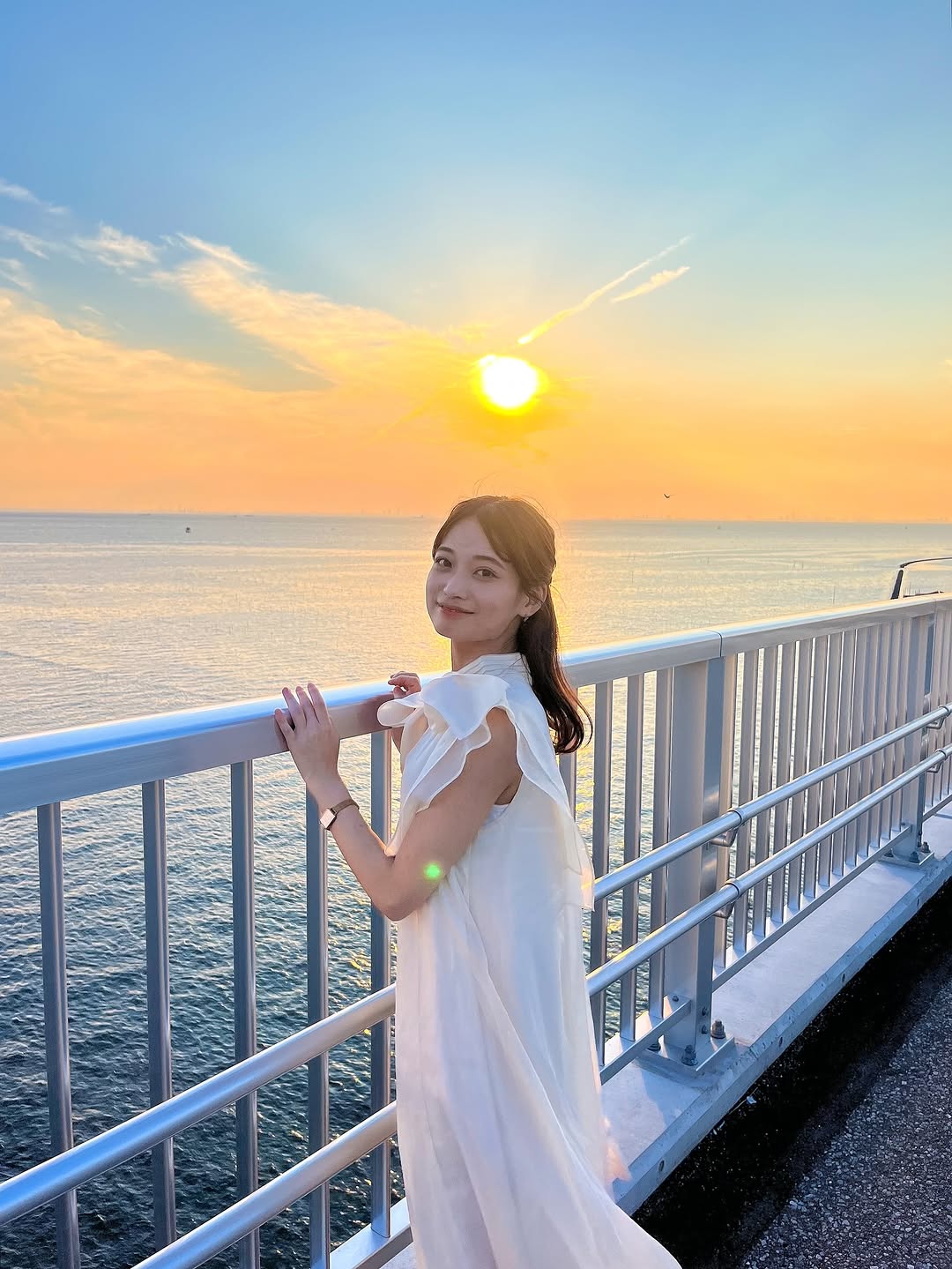 「空でパワーチャージ」森下花音、夕焼け背景の美ショットが話題に！