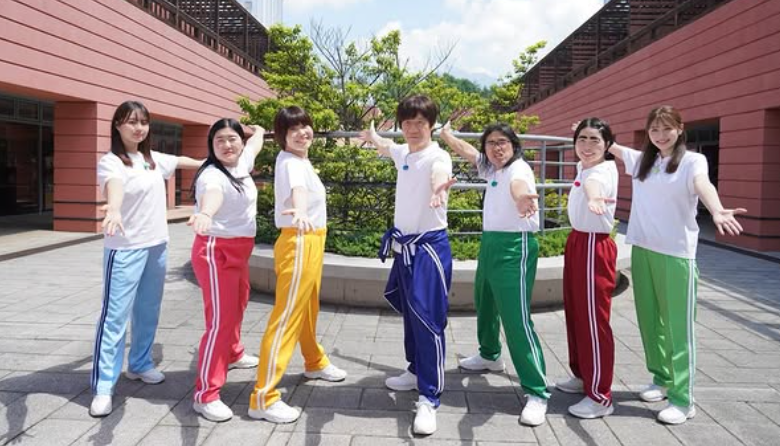 「今夜7:58〜」イッテQ！新ダンス部員・イモトアヤコが爽やか集合ショット披露