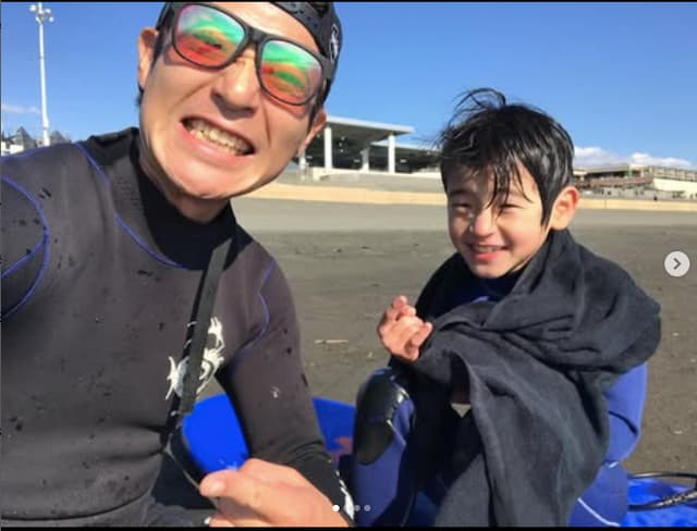 「さ、春めいてまいりましたー」つるの剛士が春分の日に息子との交流写真を投稿でファンほっこり