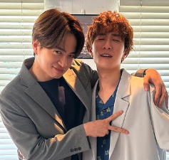 ｢ウソ婚｣で共演✨グループの垣根超えた”ふまなべ”のオフショットが話題に💜👀