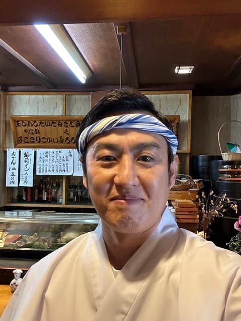 ロバート 山本が寿司屋の大将に!? 念願叶った姿にファン「素敵すぎますね」