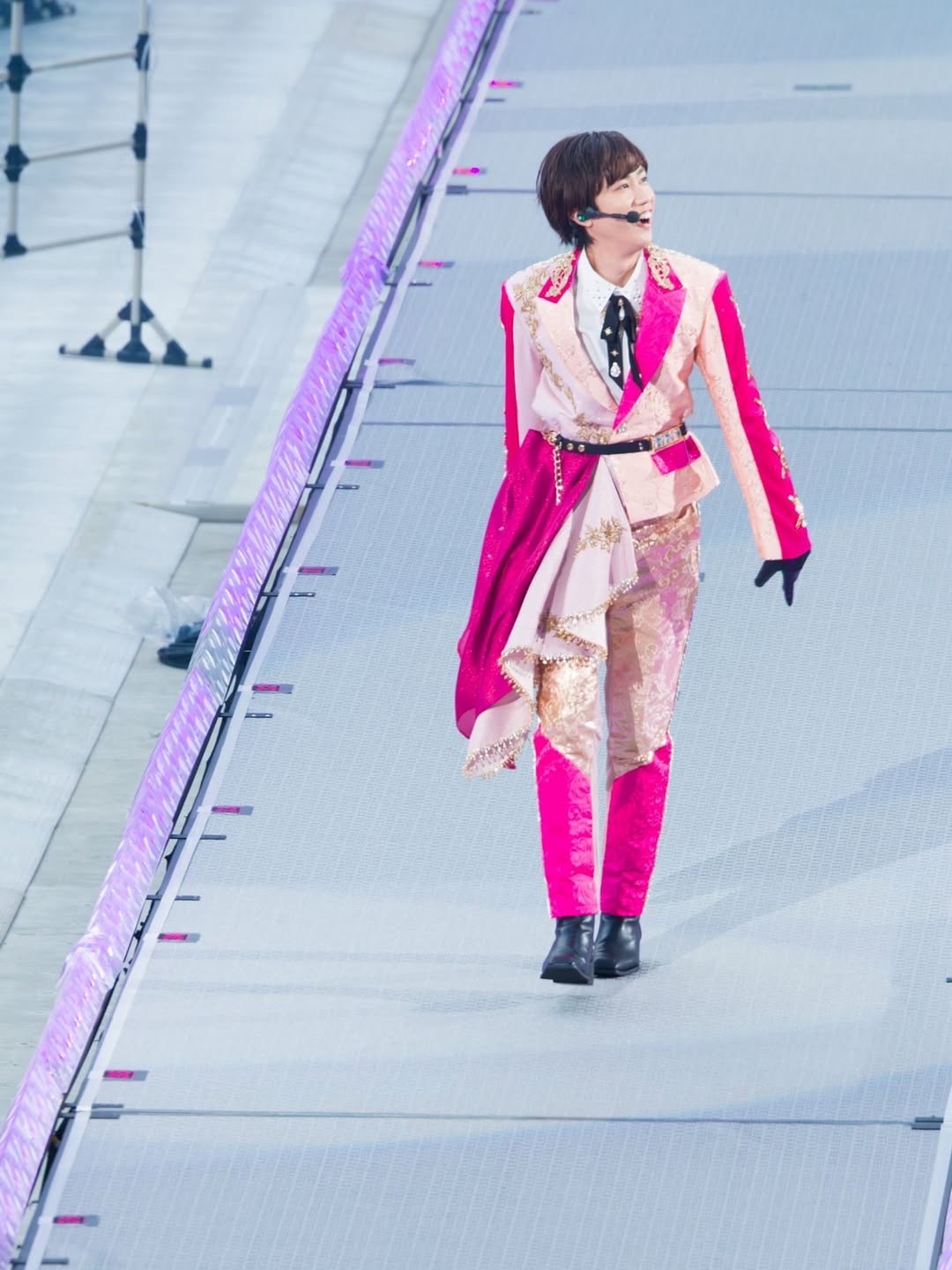 SnowManのインテリ担当、本業はやっぱり…「本当にアイドルという4文字が似合う」ステージ写真投稿でファンから大絶賛の嵐