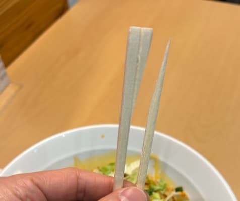 陣内智則、花粉が原因で「割り箸がちゃんと割れへん…」と嘆く