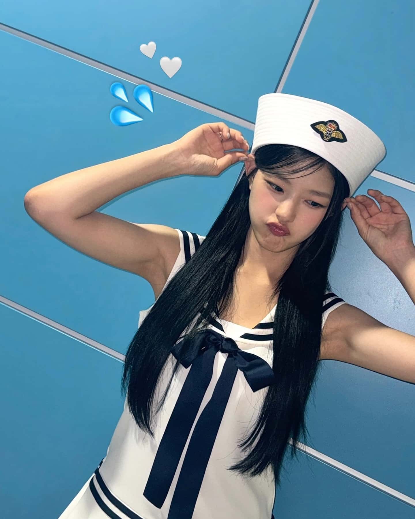 今注目の韓国アイドル・KISS OF LIFEが登場！最強マンネのセーラー姿にファン悶絶