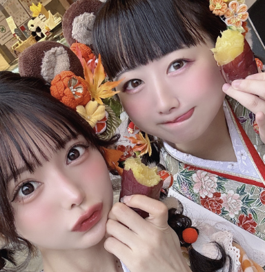 米倉みゆ、“袴＋エプロン”で浅草観光！たぬき風コーデが話題！！