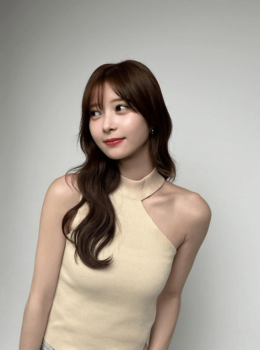 「反則級の可愛さ」モデル・松川星が変則ノースリーブの色艶ショットを披露！「綺麗すぎて涙」とファン感激