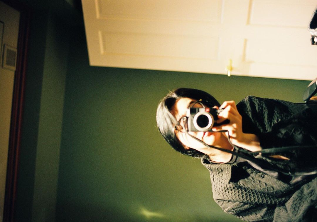 Mrs. GREEN APPLE大森元貴がライラックMV撮影現場での写真を公開！