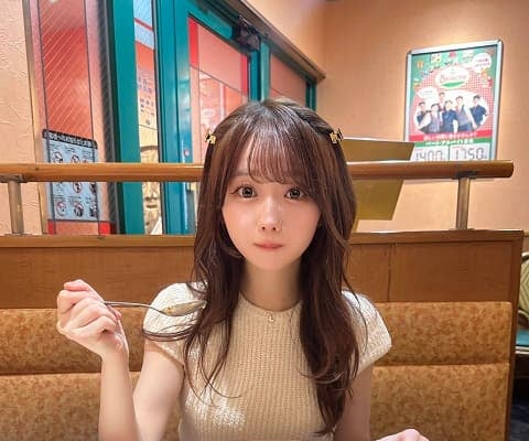 イコラブ 大谷映美里がサイゼで爆食!?食事中のショットも可愛すぎると話題に