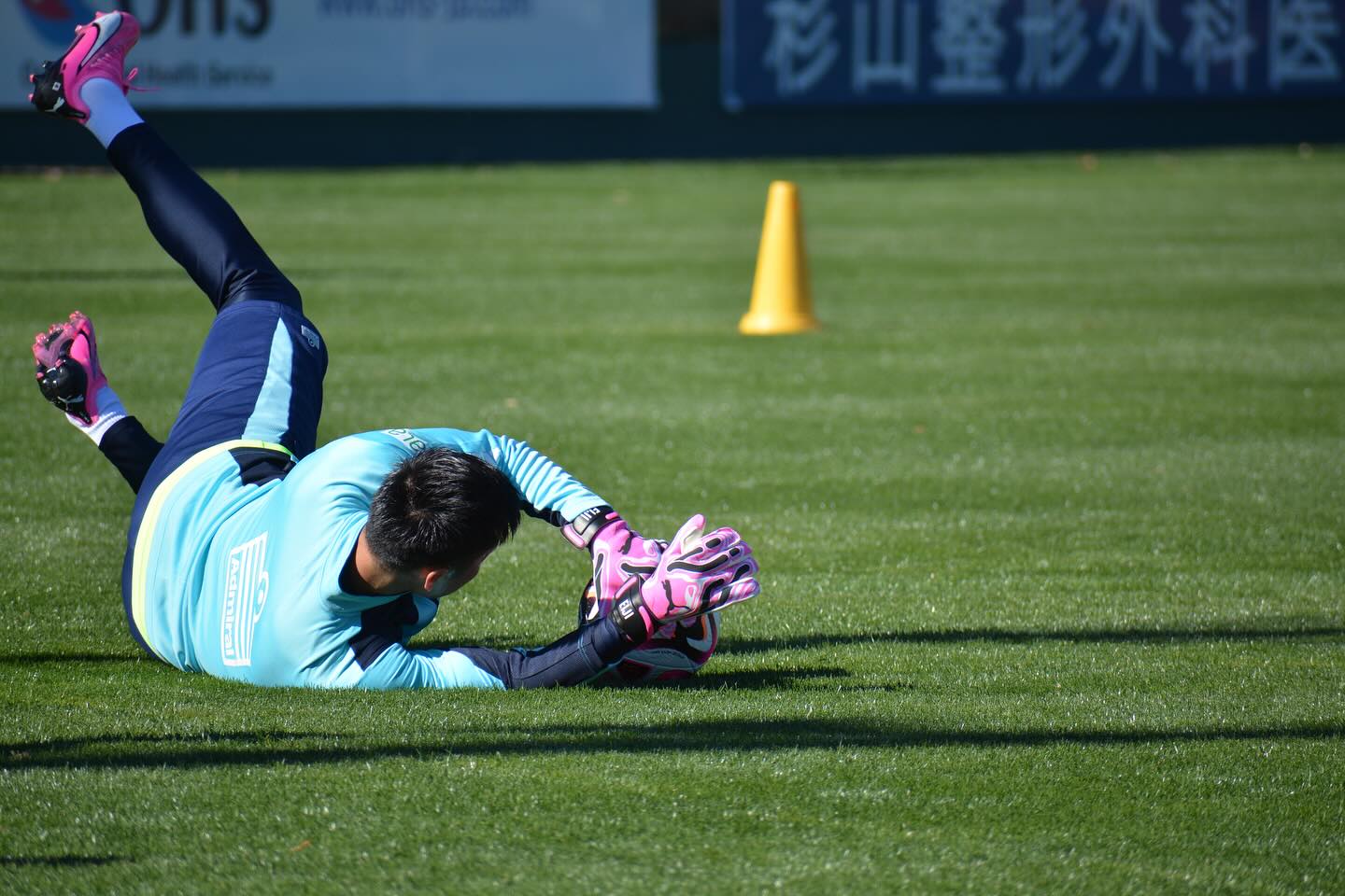川島永嗣が新天地で初練習⚽️