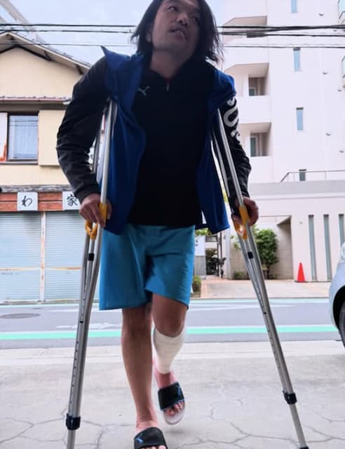 「トホホ」見取り図・盛山の姿にファン心配の声「お大事になさってください」