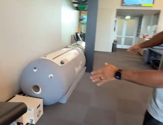 NFL シーホークスが最新施設を公開！“ラグジュアリーすぎる”内部にファン驚愕