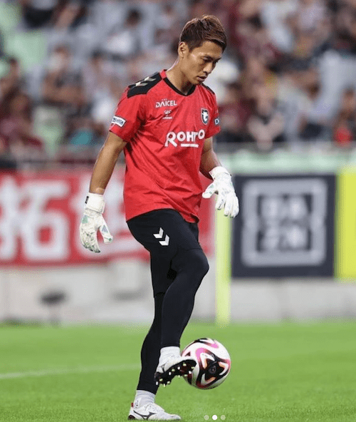 ガンバ大阪GK一森純　応援をするサポーターに感謝