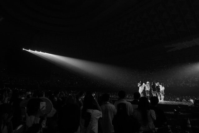 韓国の人気アイドルがファンミーティングでファン魅了