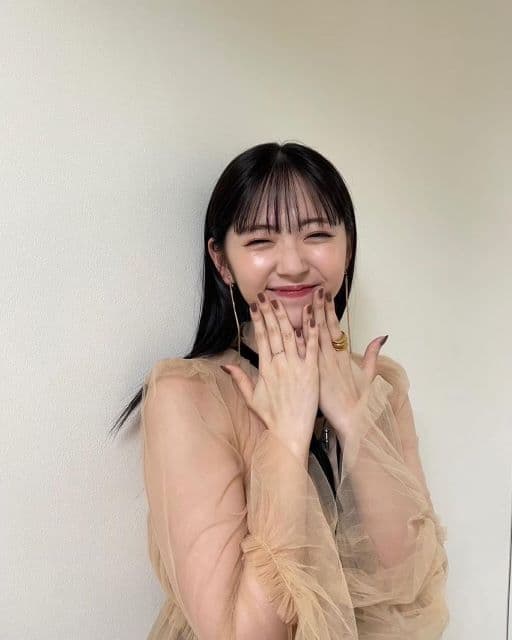 「最高すぎなんですけど」鈴木愛理、クラシックTVでの衣装公開が話題に！