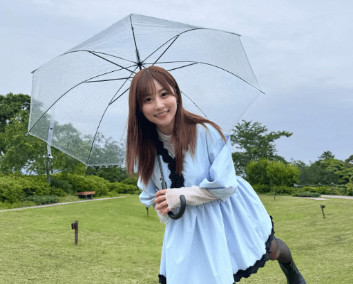 「“梅雨、終わっちゃいました？”成瀬心美の梅雨あるある投稿」