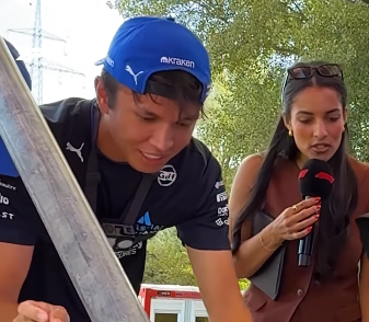 F1 アルボンが大暴走！？“クラフトの時間”に誤字連発でスタジオは笑いの渦に