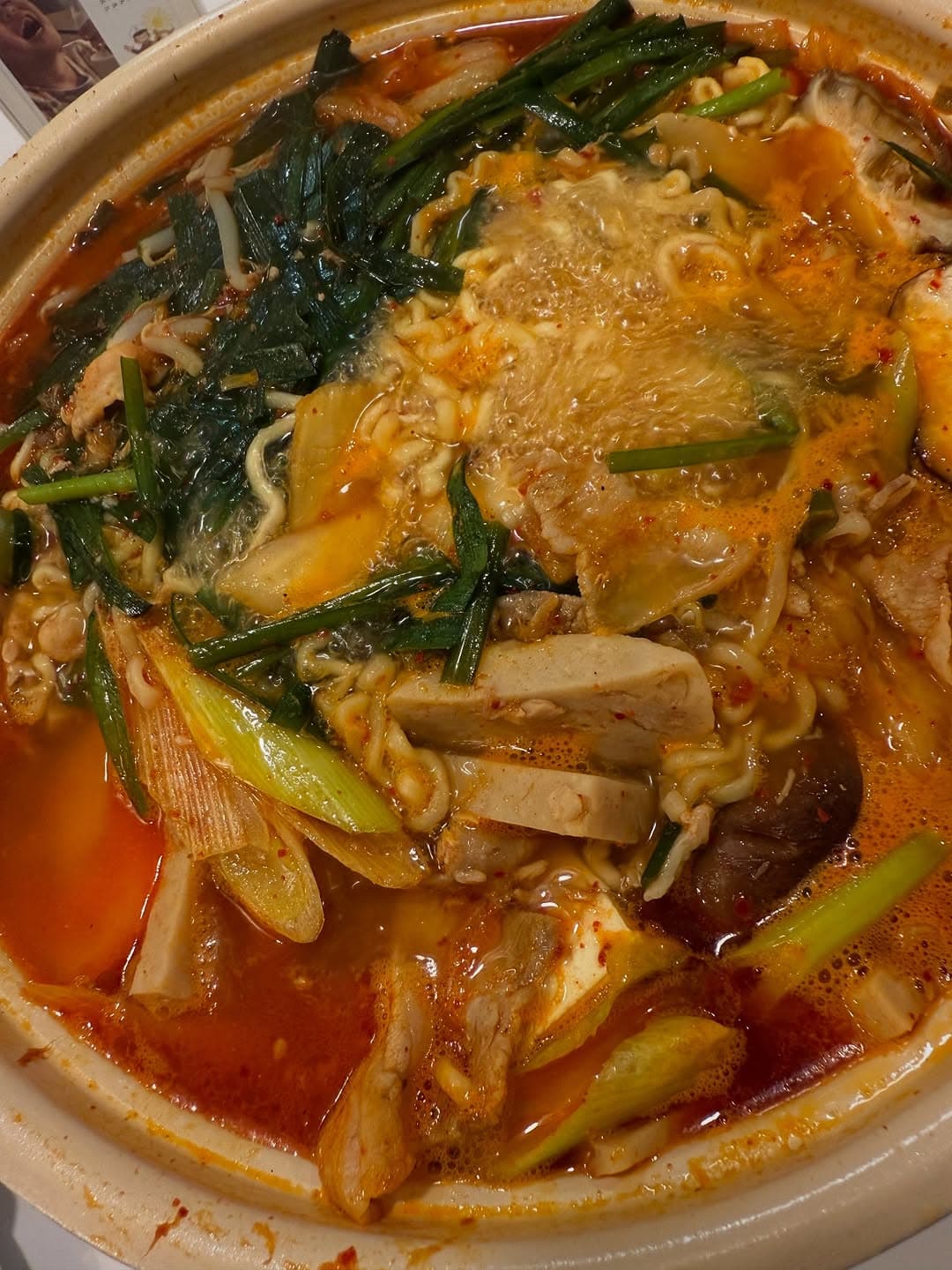 「見るだけでヨダレが…」女優〇〇の“本気プデチゲ”レシピが話題沸騰中