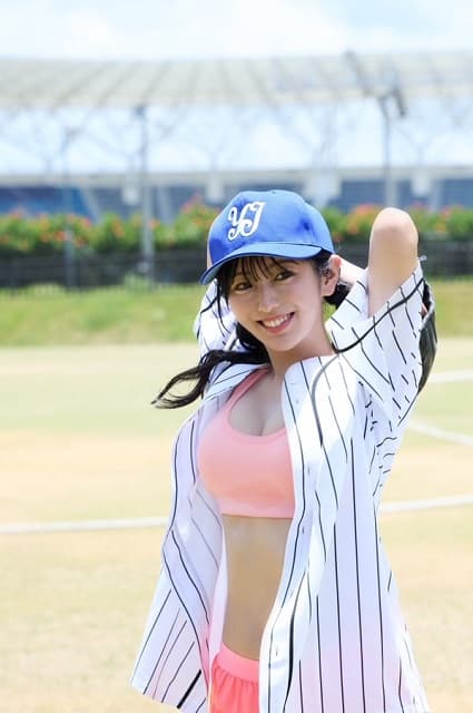 「まずは1勝とりにいこう」巨人ファンの美人アナがセクシーなオフショを公開