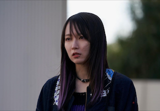 人気女優 唇ピアスの最新ショットにファン驚愕「不良に...」「イメージ変わります」