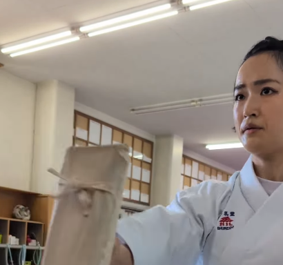 圧巻の迫力！清水希容、“巻藁稽古”で魅せた静の美