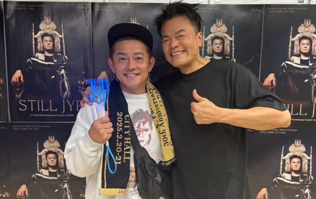 ハンバーグ師匠・井戸田潤が超有名アーティストのライブに招待⁉仲良しツーショットも公開