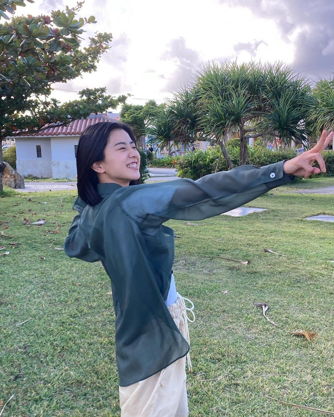 「ちむどんどんする～💓」朝ドラヒロイン・黒島結菜さんの撮影でのオフショット公開📸