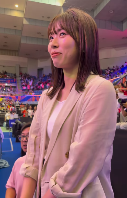 元バレーボール女子日本代表・新鍋がポーランド戦で人生初のアレに挑戦！その姿にファンは「大役、ご苦労様です」