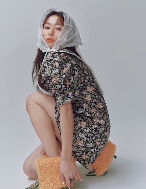 「色んなひなちゃんを見られて楽しいなぁ…」桜井日奈子、様々な衣装のオフショットを公開！