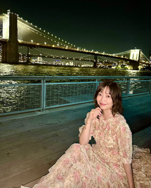 「夜景も綺麗なブルックリン橋より」黒川智花、36歳誕生日のお祝いコメントに感謝のオマケショットが美しすぎる！