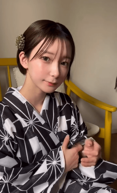 人気コスプレイヤー・レイラ、着物で