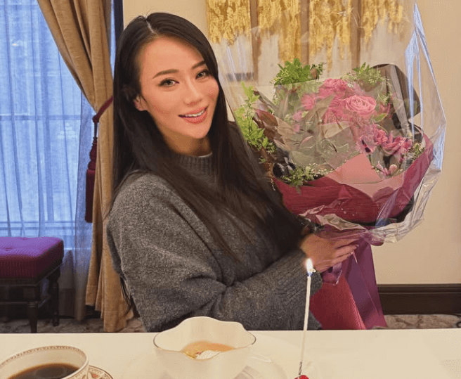 オーラ美尻の隊長・倉地美晴、”尻トレグループレッスン”の集いでサプライズの誕生日祝福！女神の素顔披露にファン大結集