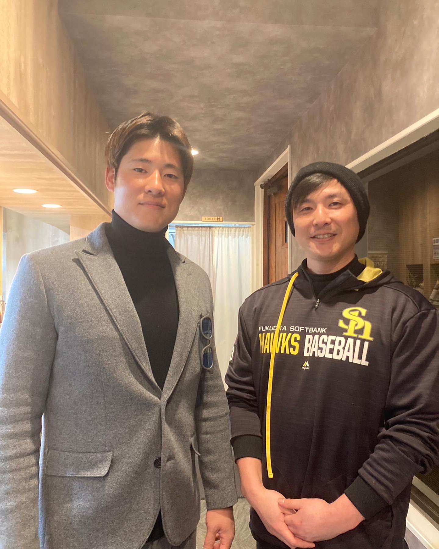 上林誠知がダイエー元ドラ1・江川が営むとんかつ屋で食事🐷
