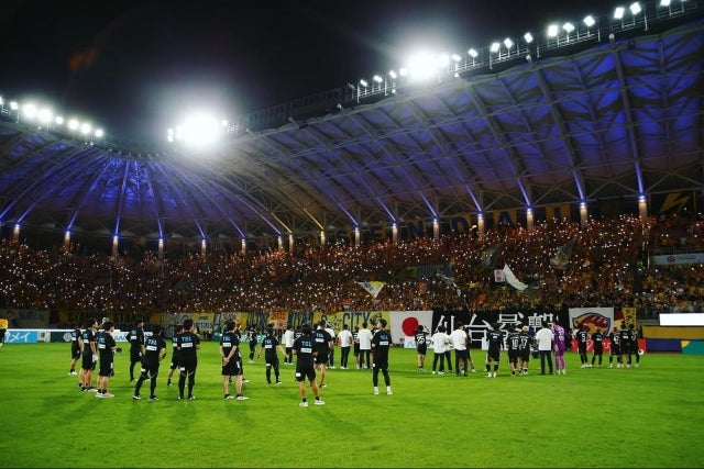 ベガルタ仙台、千葉に1-0勝利。満員のユアスタでファンと喜びを分かち合う感動の光景