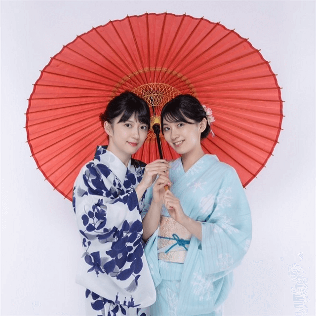 女流棋士・香川愛生、美人フリーアナの檜山沙耶と和傘のレアショットを披露