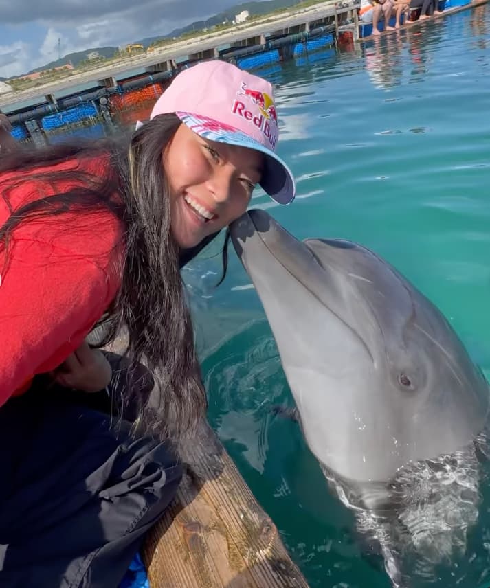 四十住さくら　沖縄でのスケボーのデモ🐬沖縄の海と、USJを満喫