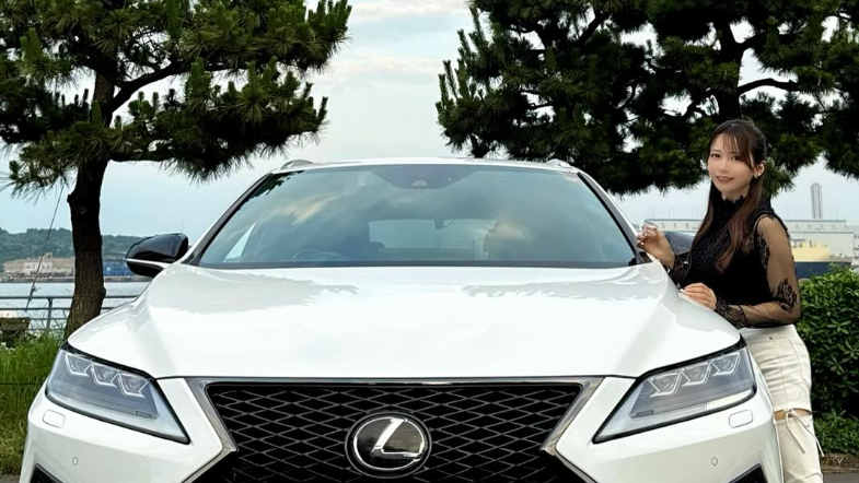 桜りん、夢の愛車“LEXUS RX”を購入！パニック障害を乗り越えた告白に感動の声続々