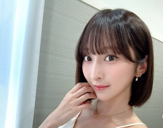 グラドル・緒方咲、ボブ×カラーの“おにゅーヘア”で大人かわいい魅力全開！