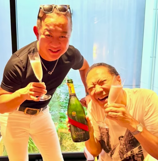 「見てるだけで幸せ〜」鎧塚俊彦が柴田武シェフと、シャンパンと豪華な天ぷらで楽しく酔っ払う!