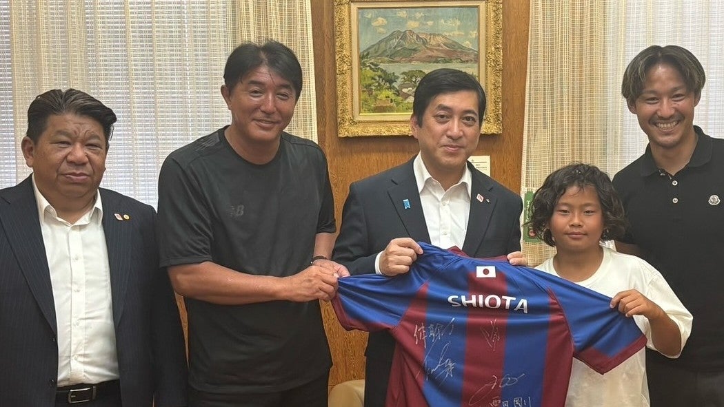 「強心臓の10代」がトップ直談判…スペインで躍動する若きサッカー少年の“大胆行動”が話題に