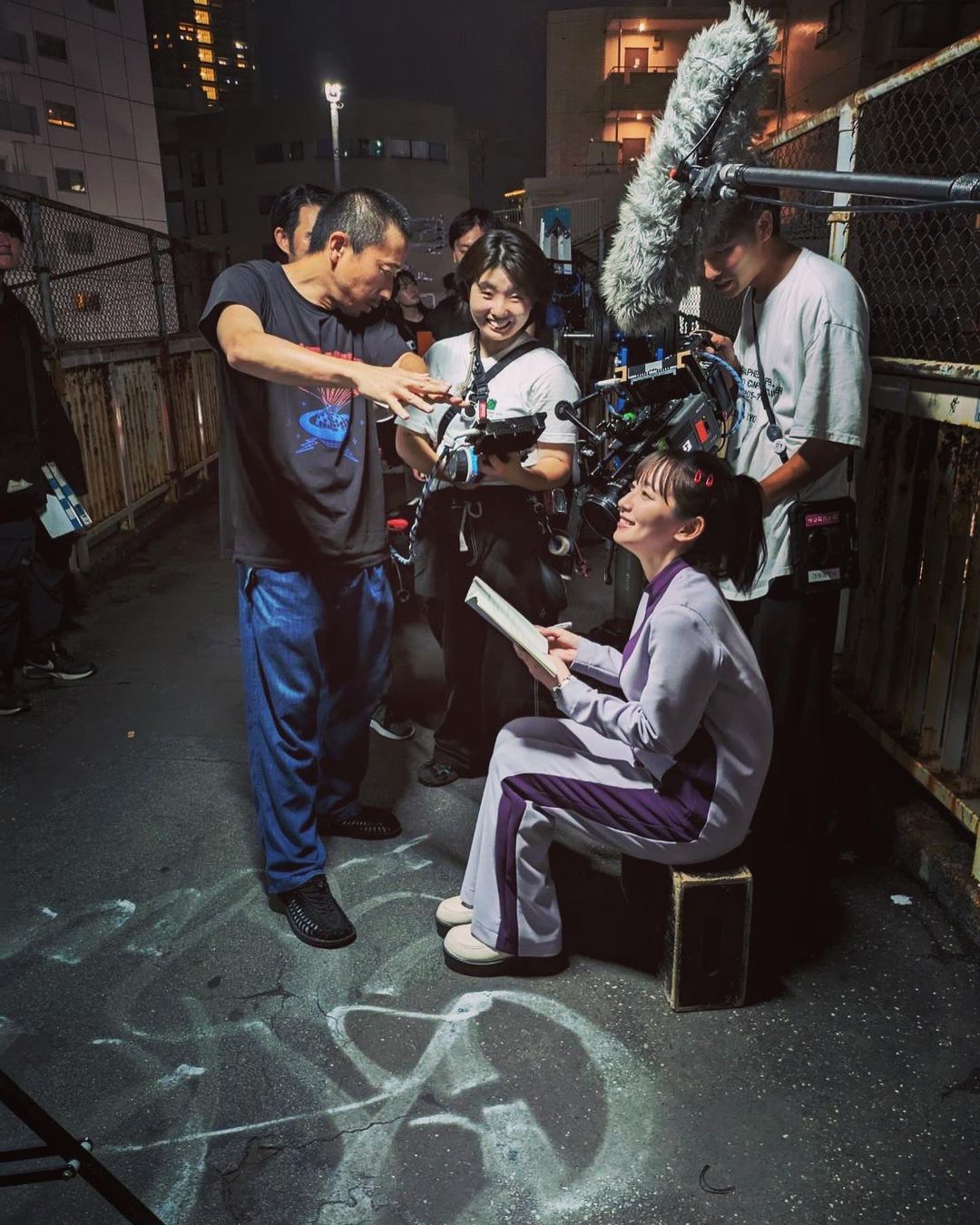 吉岡里帆 ドラマ撮影の裏側を公開 ファンの間で話題に..