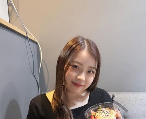 紀平梨花が初めてのアサイーボウルを堪能…！